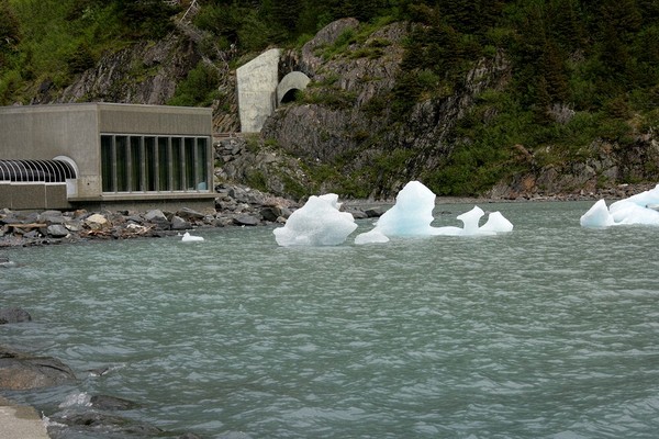 These chunks of ice floating in front of the Portage Visitor Center were interesting.