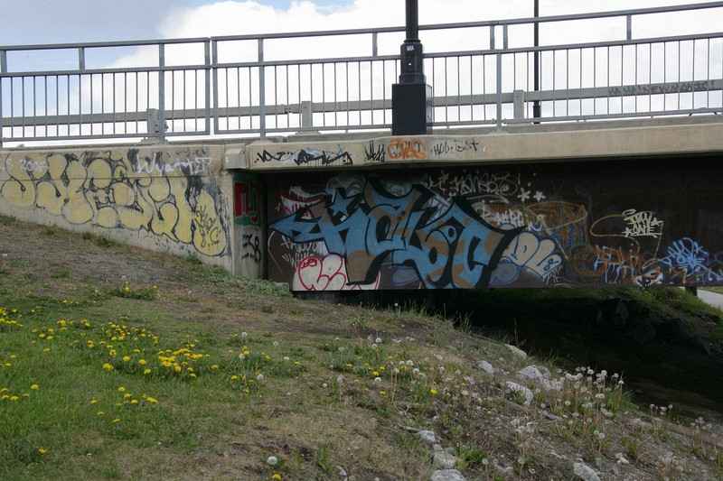 More graffitti
