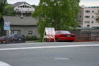 The next morning, I was to meet the tow truck driver, but the streeets in front of the hotel were closed for a charity run.